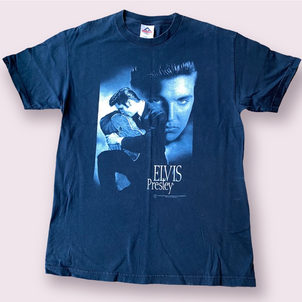 Black Elvis t shirt men’s L. Made in 2003. No holes no rips no tears.